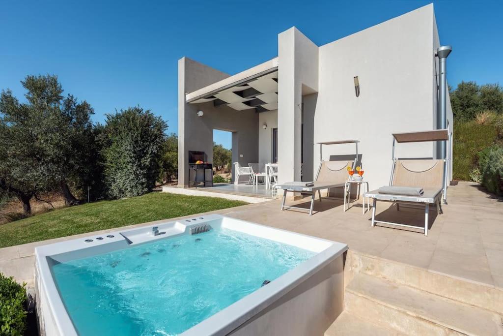 Villa Pettegola Tenuta Il Cavaliere Di Italia Noto- Vista Mare Mini Piscina Idromassaggio ภายนอก รูปภาพ